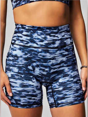 Fabletics Anywhere Motion365+ High-Waisted 6" Short